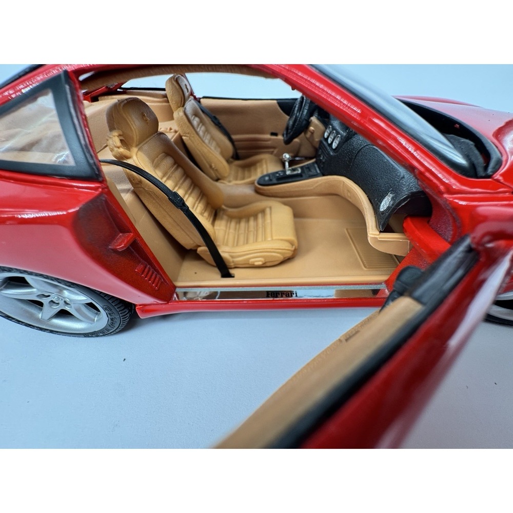 Ferrari 550 Maranello 1:18 Diecast Model Car Red Maisto Opening Parts - Picture 4 of 16
